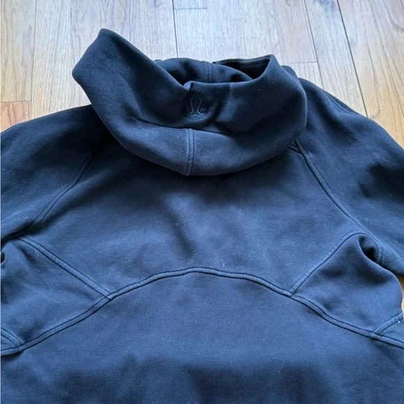 Black Lululemon Scuba - Picture 5 of 6